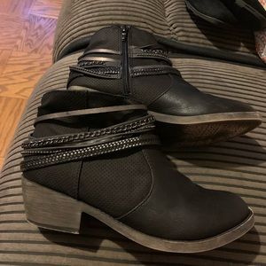 Black ankle boots size 8